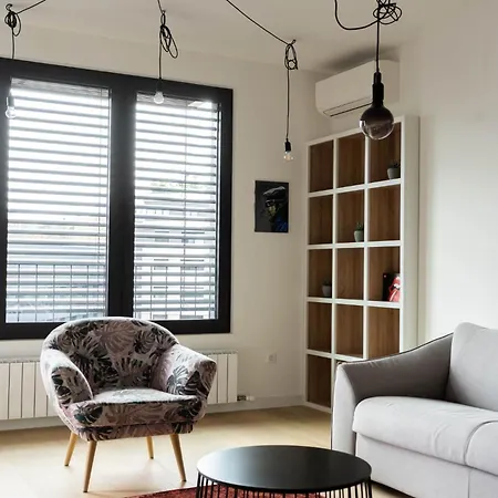 Hostgost Selected - K District *